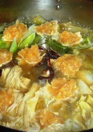 簡単・ふわふわ鶏団子で煮込みラーメン鍋♡-レシピのメイン写真