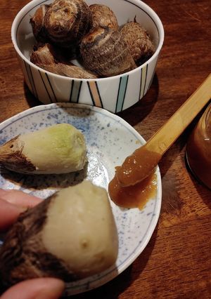 ちび里芋は、茹でてから皮剥いて!-レシピのメイン写真