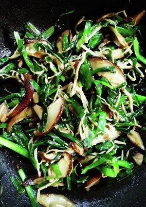 ニラときのこの炒めもの（副菜）-レシピのメイン写真