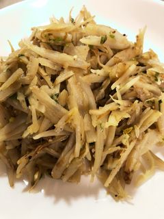 ご飯やおつまみに☆ごぼうのにんにく炒め -レシピのメイン写真