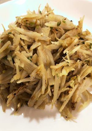ご飯やおつまみに☆ごぼうのにんにく炒め　-レシピのメイン写真