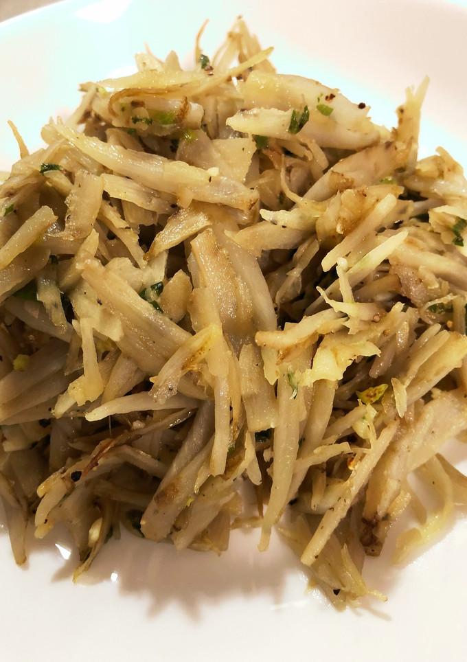 ご飯やおつまみに☆ごぼうのにんにく炒め　-レシピのメイン写真