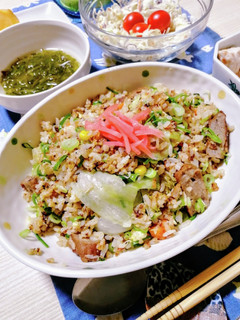 マルシンハンバーグとレタスの 焼き飯-レシピのメイン写真