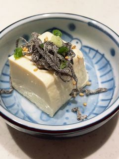 塩昆布とごま油の冷奴-レシピのメイン写真