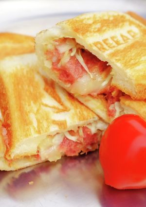 コンビーフのホットサンド【キャンプ飯】-レシピのメイン写真