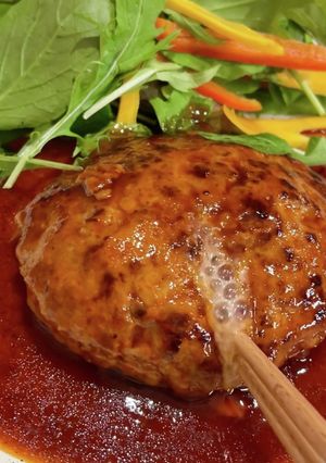 肉汁溢れる粗挽きハンバーグ♡-レシピのメイン写真