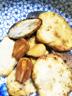 里芋の 焦がしニンニク醤油焼き-レシピのメイン写真
