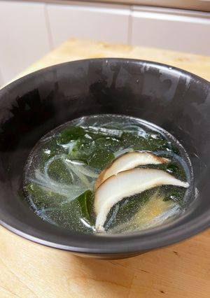 鶏の出汁たっぷり☆春雨としいたけスープ-レシピのメイン写真