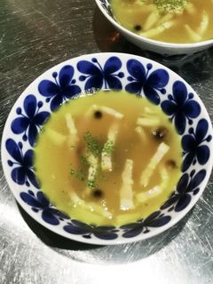 ベーコンとシメジのコンソメスープ-レシピのメイン写真