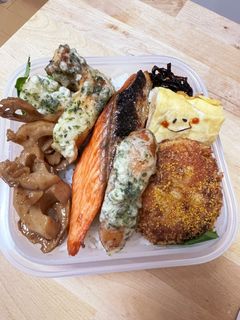 鮭とメンチカツ☆ちくわの天ぷらのり弁当-レシピのメイン写真