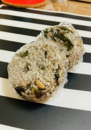 乾物の炊き込みご飯おにぎり 海藻えび大豆-レシピのメイン写真