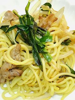 豚小間とニラともやしの簡単焼きそば-レシピのメイン写真