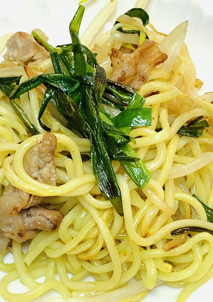 豚小間とニラともやしの簡単焼きそば-レシピのメイン写真