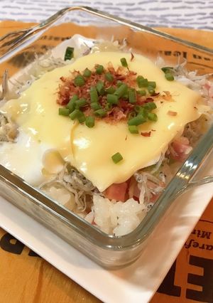 具沢山チーズ目玉焼きのせチーズのうまみ丼-レシピのメイン写真