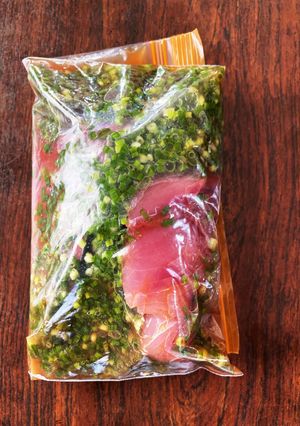 冷凍保存♡天然鰤の蜂蜜葱たっぷり醤油漬け-レシピのメイン写真