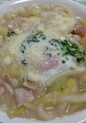 クリームシチューのリメイクカルボうどん-レシピのメイン写真
