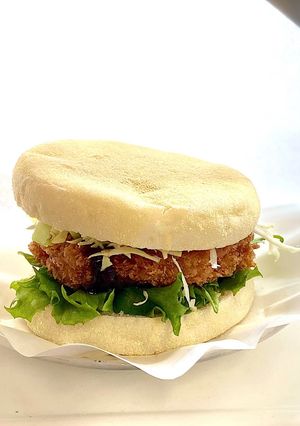 お惣菜のハムカツで簡単バーガー（ソース）-レシピのメイン写真