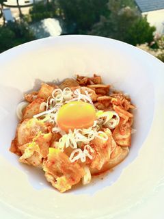 豚キムチ釜玉バターうどん-レシピのメイン写真
