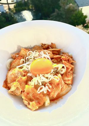 豚キムチ釜玉バターうどん-レシピのメイン写真