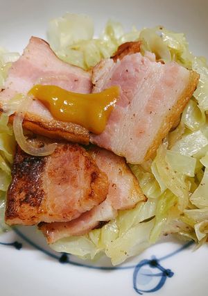 米久原形ベーコンでキャベツさっぱり蒸し煮-レシピのメイン写真