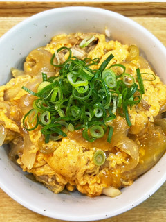 すき焼きのタレで鶏肉に下味しっかり親子丼-レシピのメイン写真
