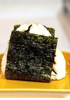 昆布（塩や佃煮）と鰹節の二刀流おにぎり-レシピのメイン写真