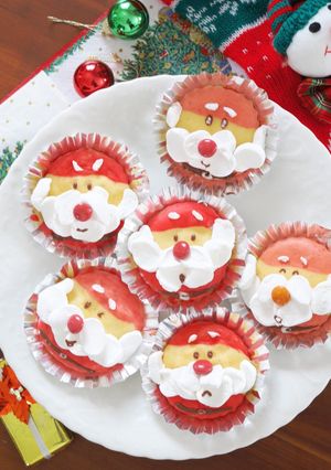 クリスマスに♡サンタのカップケーキ-レシピのメイン写真
