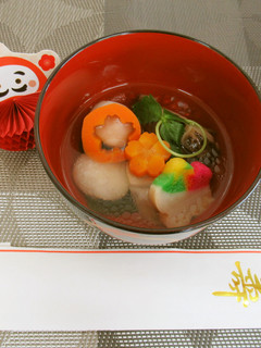 すまし仕立ての彩りお雑煮-レシピのメイン写真