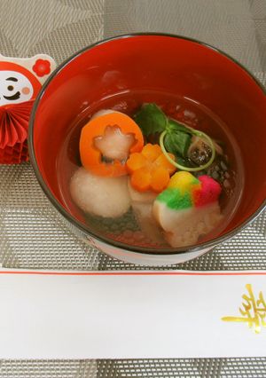 すまし仕立ての彩りお雑煮-レシピのメイン写真