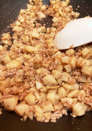 蓮根と豚挽肉のシャキっと丼-レシピのメイン写真