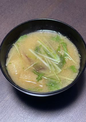 さつま芋と油揚げと水菜のお味噌汁♪-レシピのメイン写真