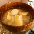 里芋と厚揚げとねぎのお味噌汁♪