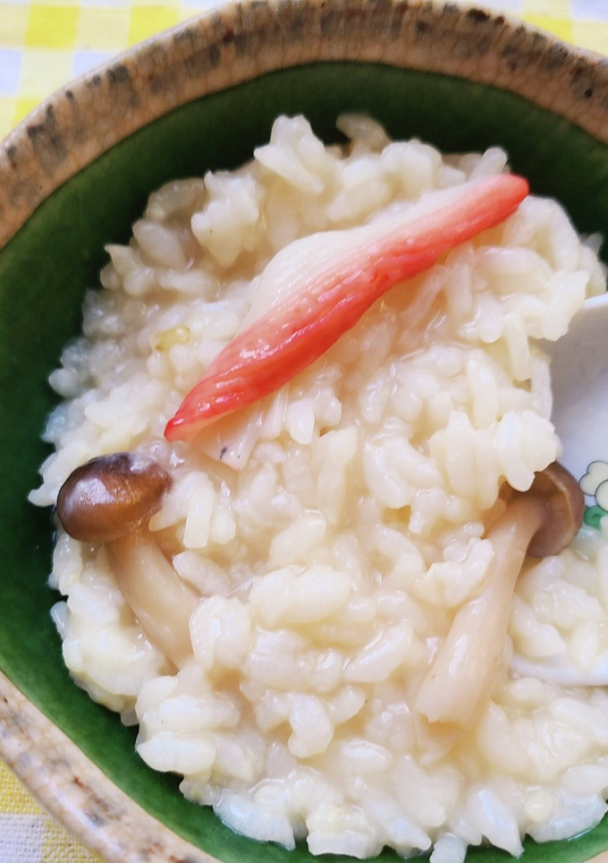 硬ごはんで！しめじとかにかまのコンソメ粥-レシピのメイン写真