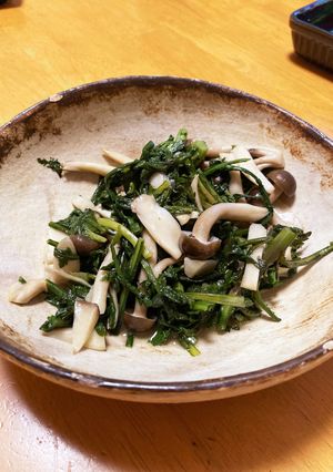 春菊とキノコのナムル風炒め-レシピのメイン写真