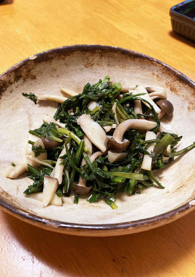 春菊とキノコのナムル風炒め-レシピのメイン写真