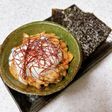 キムチと納豆混ぜ混ぜ♪海苔巻きで旨し!