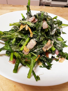調理時間3分!!ベーコンと春菊の炒め物-レシピのメイン写真