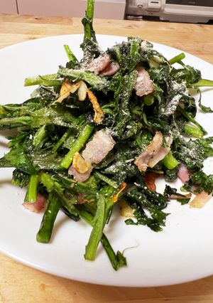 調理時間3分！！ベーコンと春菊の炒め物-レシピのメイン写真