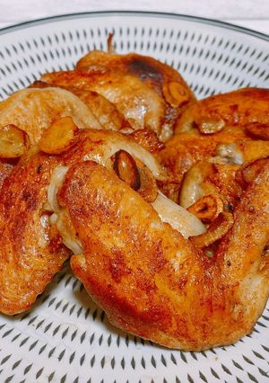 こんがり旨い！手羽先のガーリック焼き-レシピのメイン写真