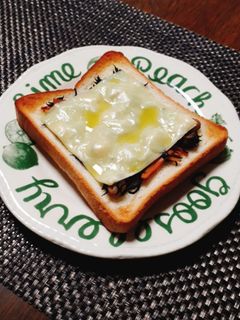 ひじき煮チーズトースト-レシピのメイン写真