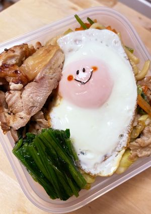 鶏の照り焼き☆醤油バター味焼きうどん弁当-レシピのメイン写真