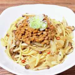 รูปของ まるごと粉末だしの納豆スパゲティ