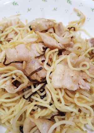 お箸が止まらない♪塩昆布で簡単塩焼きそば-レシピのメイン写真