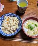 秋の炊き込みご飯と、じゃが玉ねぎ味噌汁