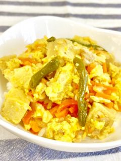 高野豆腐の卵とじ丼@つくば市学校給食-レシピのメイン写真