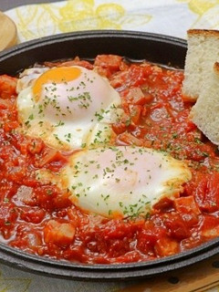 目玉焼きがとろ~り♡簡単シャクシュカ-レシピのメイン写真