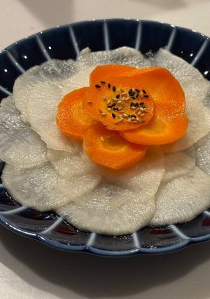 大根の千枚漬　人参花飾り-レシピのメイン写真