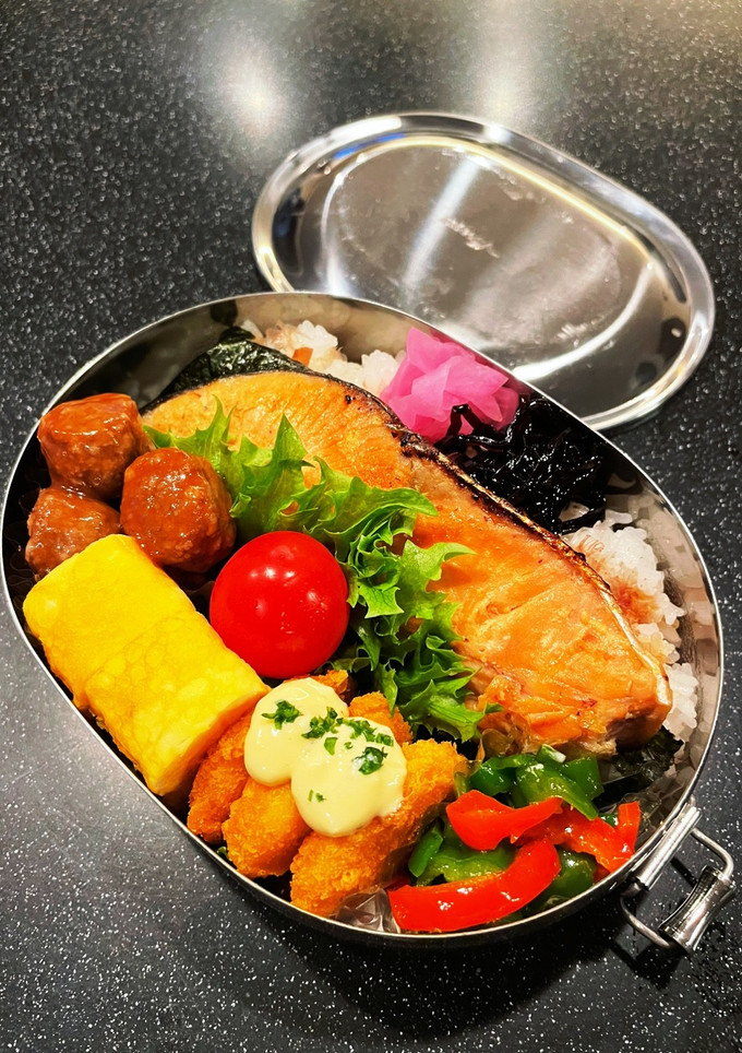 高校生弁当2022 11月18鮭弁当-レシピのメイン写真
