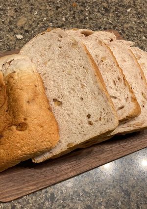 ホームベーカリーで湯捏ねくるみ食パン-レシピのメイン写真