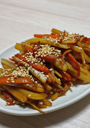 大根と人参の皮だけきんぴら-レシピのメイン写真